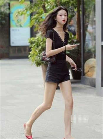 哑巴女人哑巴弹铁鸟