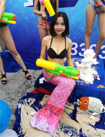 妇女与黑猩猩杂交视频