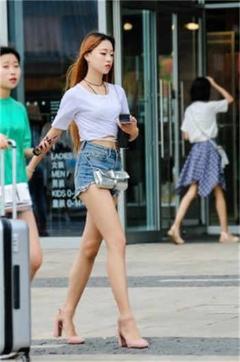 人间水蜜桃铁锅炖自己