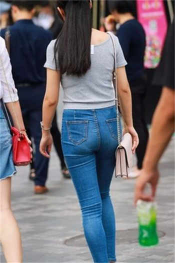 r18密室逃脱游戏