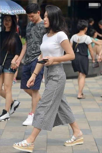 乐多社抖音咬一口