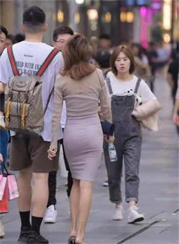 张柔和大黑狗放丛白娜