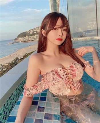 游泳教练在水里躁我