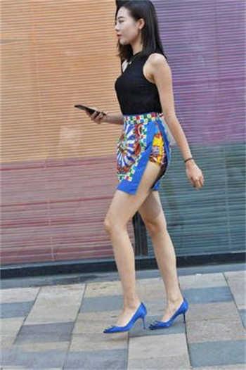 亲吻视频道撕衣服视频