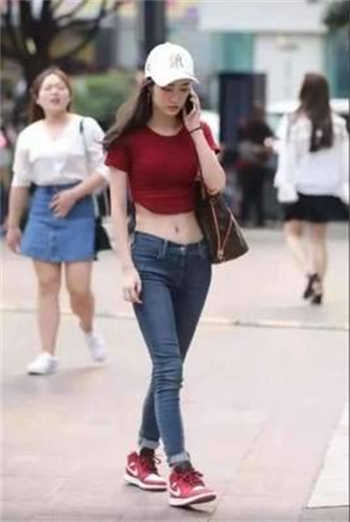 女友萱颖雨天带陈伯