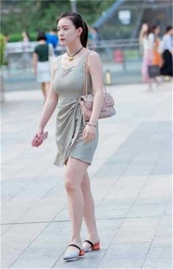 日本中年妇女着装打扮