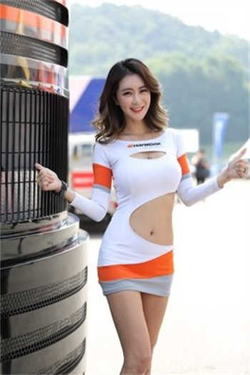 rct858第一个演员叫啥