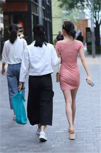 djnico蹦迪教练挺胸视频