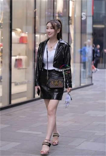 美女无底洞照片大全